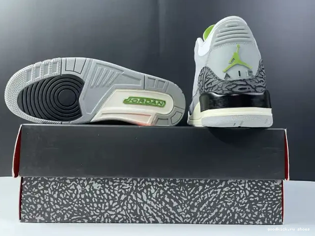 3 136064-006 Chlorophyll Air Retro Jordan 0601